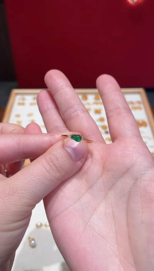 颈饰银S925镀金镶嵌翡翠戒指