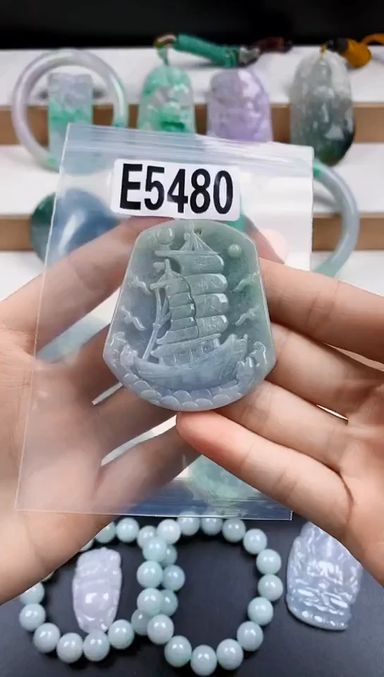颈饰未镶嵌翡翠天然翡翠吊坠挂件