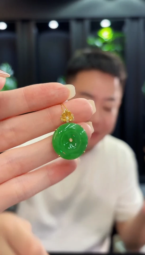 颈饰18K金镶嵌翡翠缅料A货/支持复检/一件