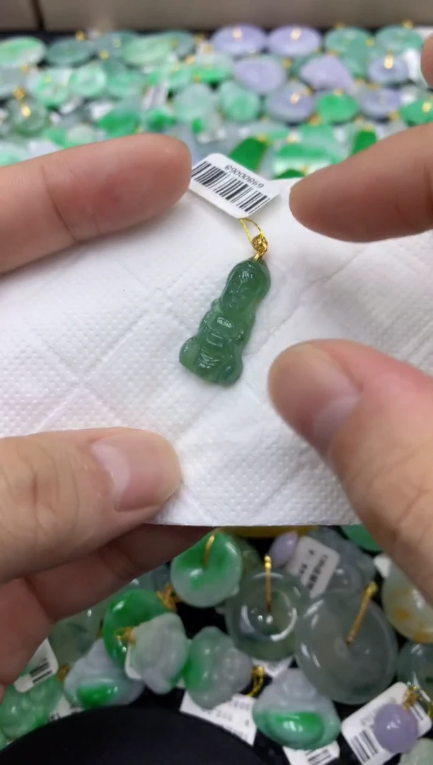 颈饰未镶嵌翡翠天然缅甸翡翠A货