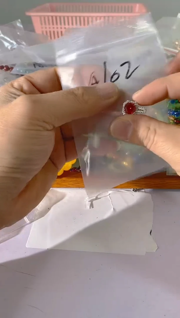 【闪购商品】水晶颈饰银S925镶嵌102红宝，蓝宝，多样性发一件赠链