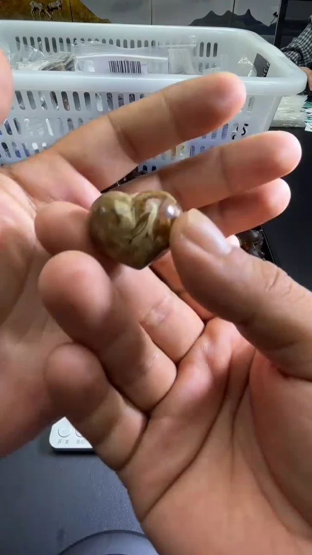 裸石琥珀未镶嵌?****️42