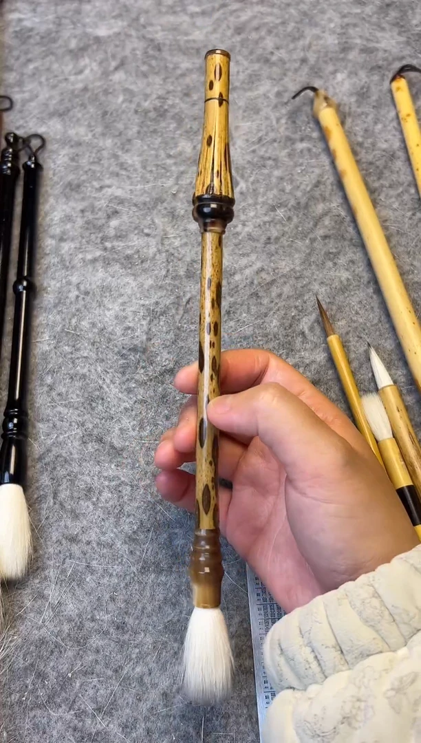 羊毫毛笔 1支 出锋3.5cm 口径0.8cm 微瑕笔杆 仅限清水试笔