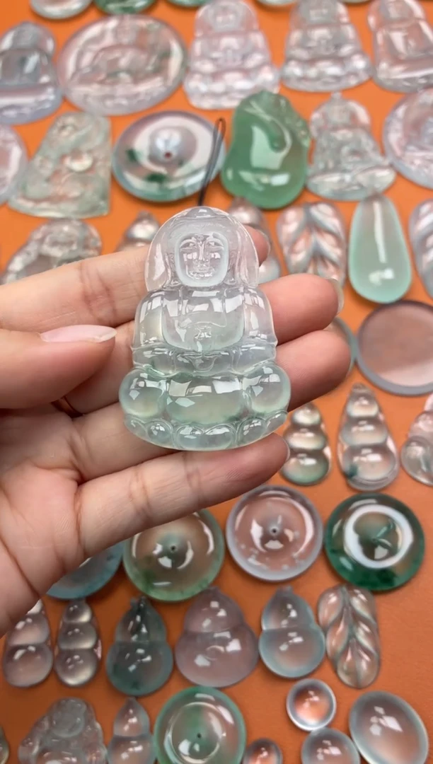 吊坠(不含链)未镶嵌翡翠52 观音 54.3 36.6 5.8