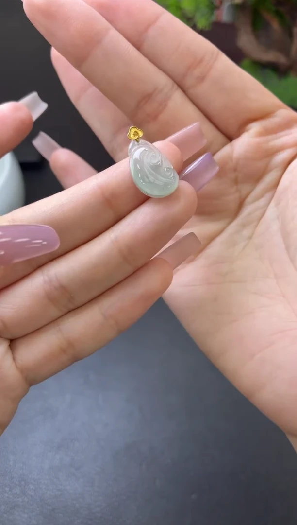 吊坠(不含链)18K金镶嵌翡翠吊坠（配皮绳！）