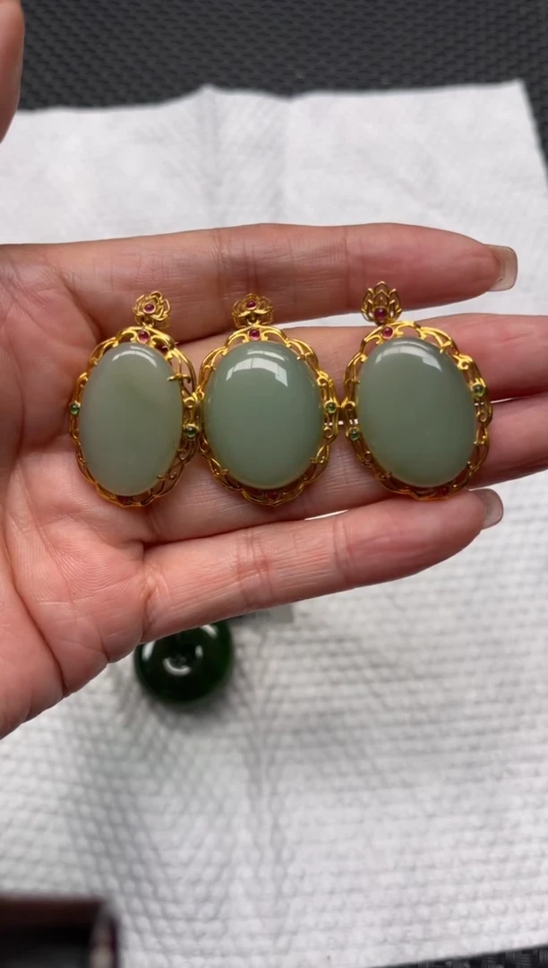 和田玉18K金镶嵌颈饰多样性发1件