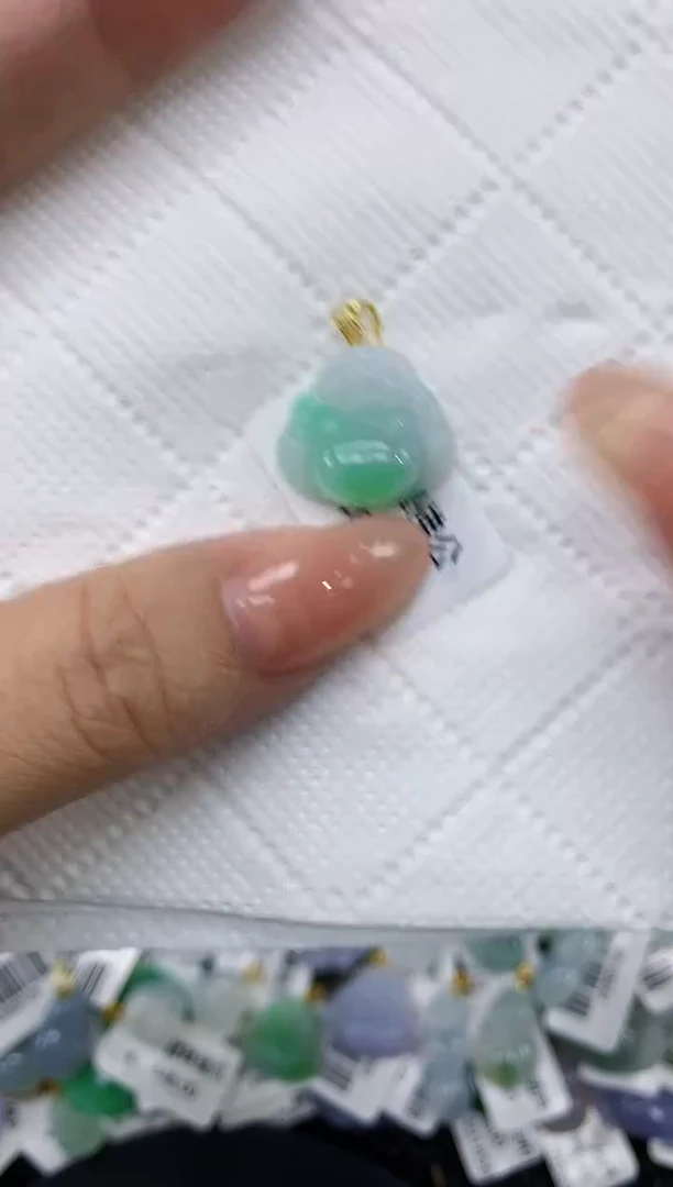 颈饰18K金镶嵌翡翠11111111111