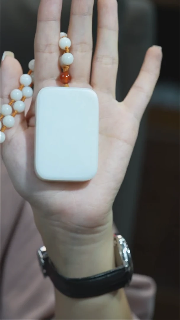 和田玉未镶嵌颈饰无事牌