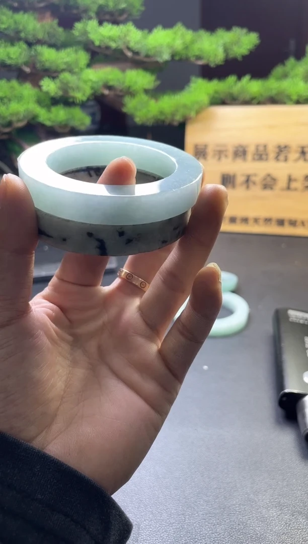 未镶嵌毛胚定制翡翠快*辉多样性发其一