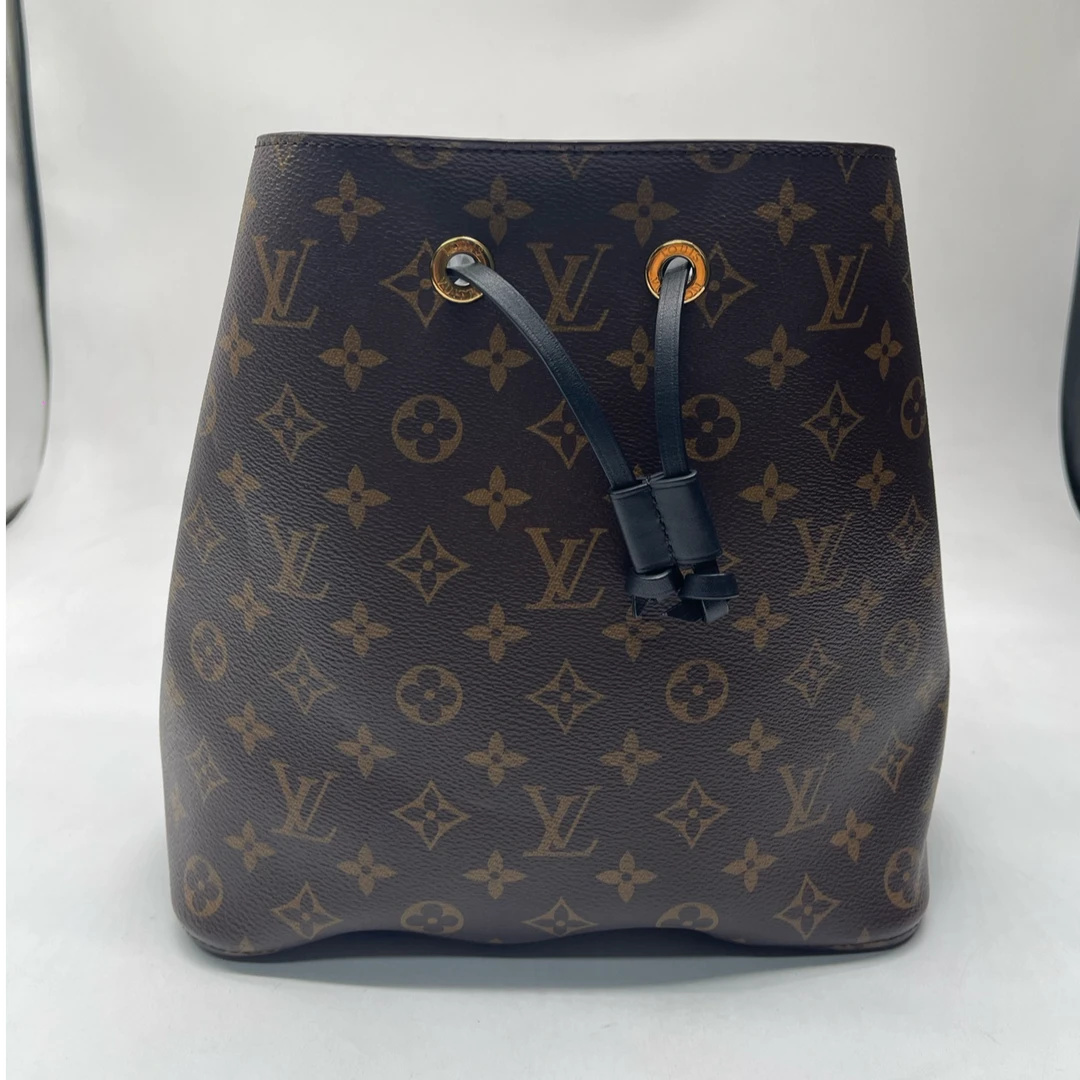 99新 LouisVuitton/路易威登  超级经典的老花黑桶包dx5369