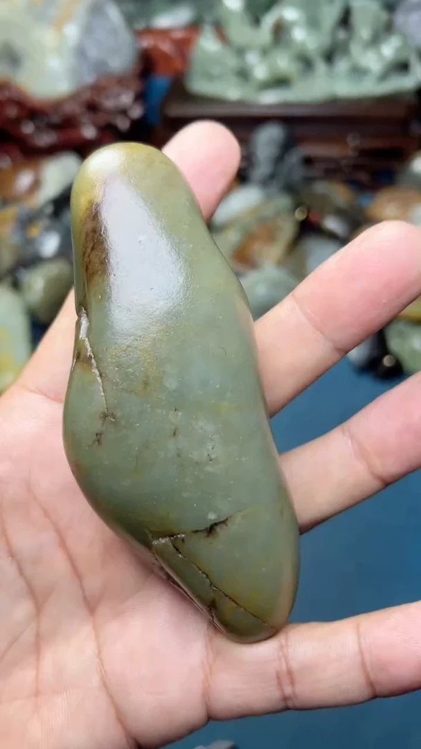 和田玉未镶嵌把件-