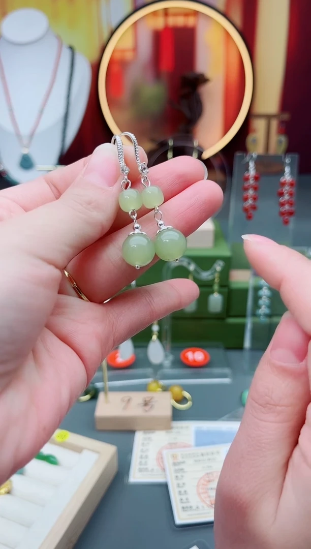 未镶嵌东陵石耳饰4300000