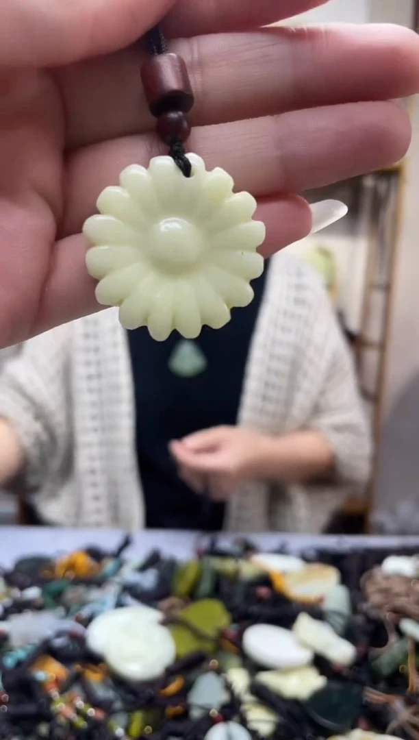 未镶嵌岫玉吊坠·