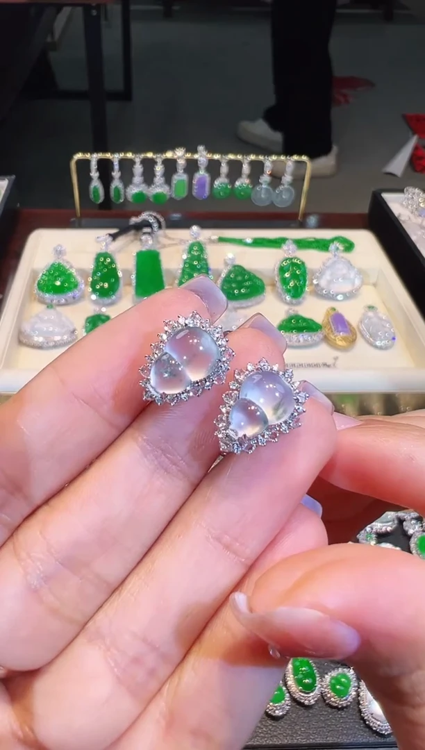 【闪购商品】翡翠耳饰18K金镶嵌翡翠