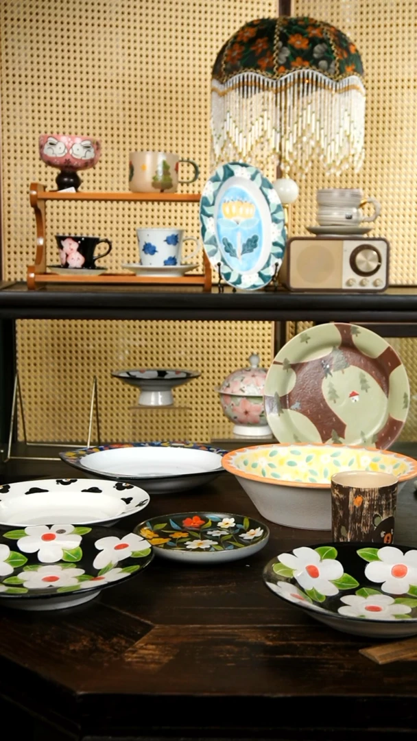 微瑕圆盘066黑底白花（￥220）