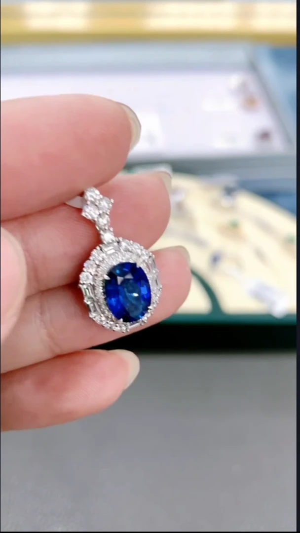 吊坠蓝宝石18K金镶嵌·