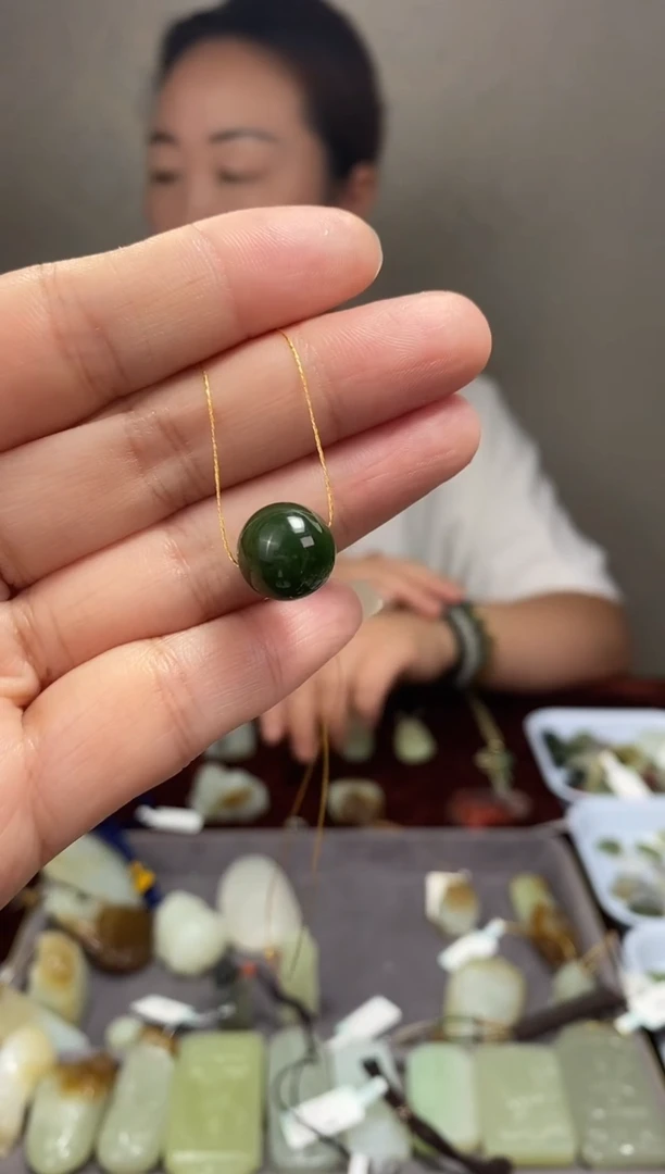 和田玉未镶嵌颈饰碧玉珠12mm