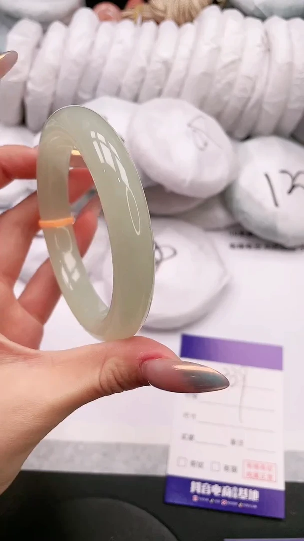 【闪购商品】和田玉手镯未镶嵌17K339-60