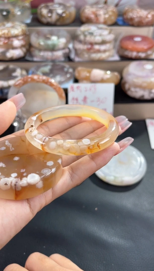 未镶嵌手镯石英质玉55