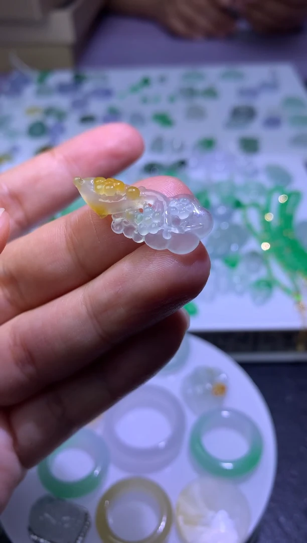 未镶嵌定制翡翠毛货