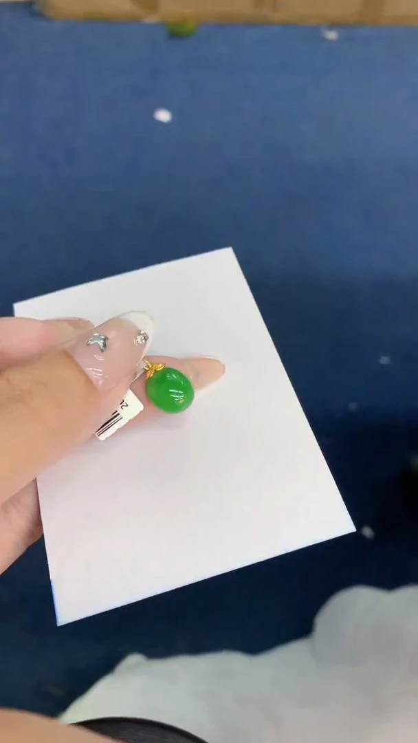 翡翠18K金镶嵌吊坠(不含链)1