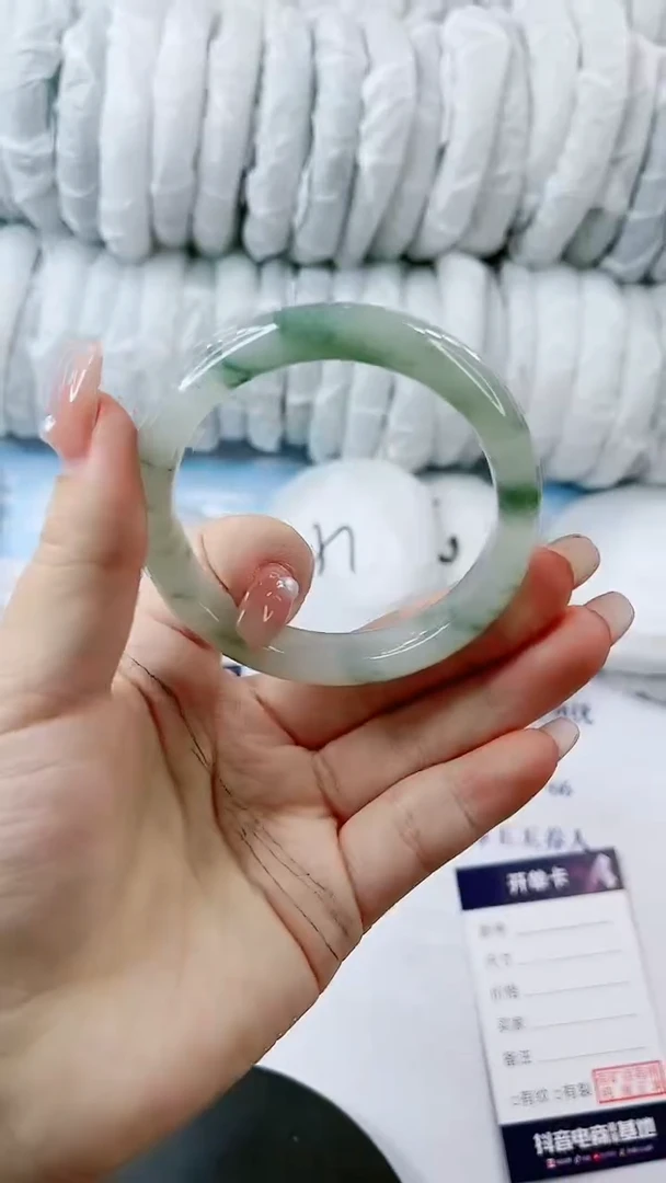 【闪购商品】石英质玉手镯未镶嵌0900746568多样性发货