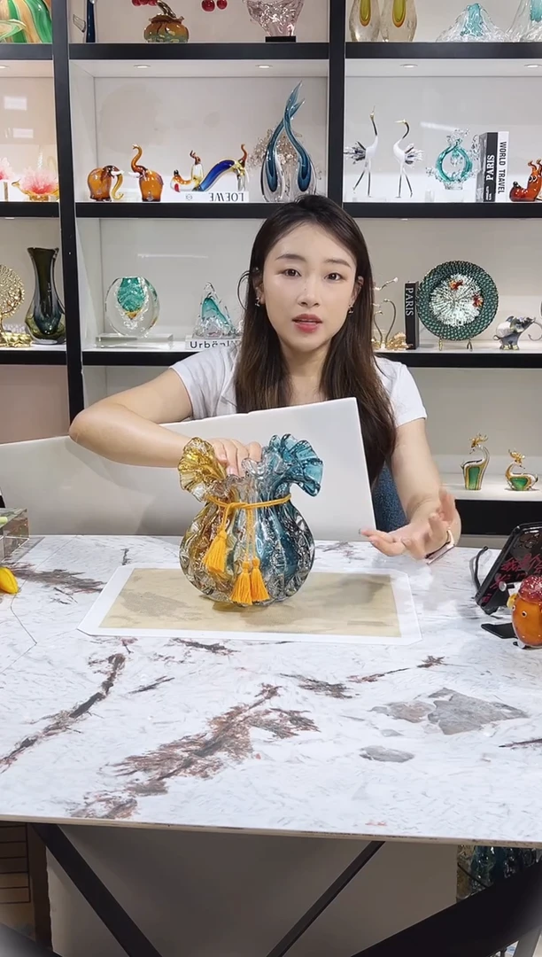 琉璃钱袋子造型花瓶