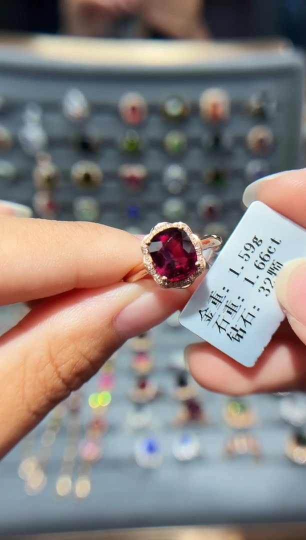 18K金镶嵌戒指碧玺1.66.