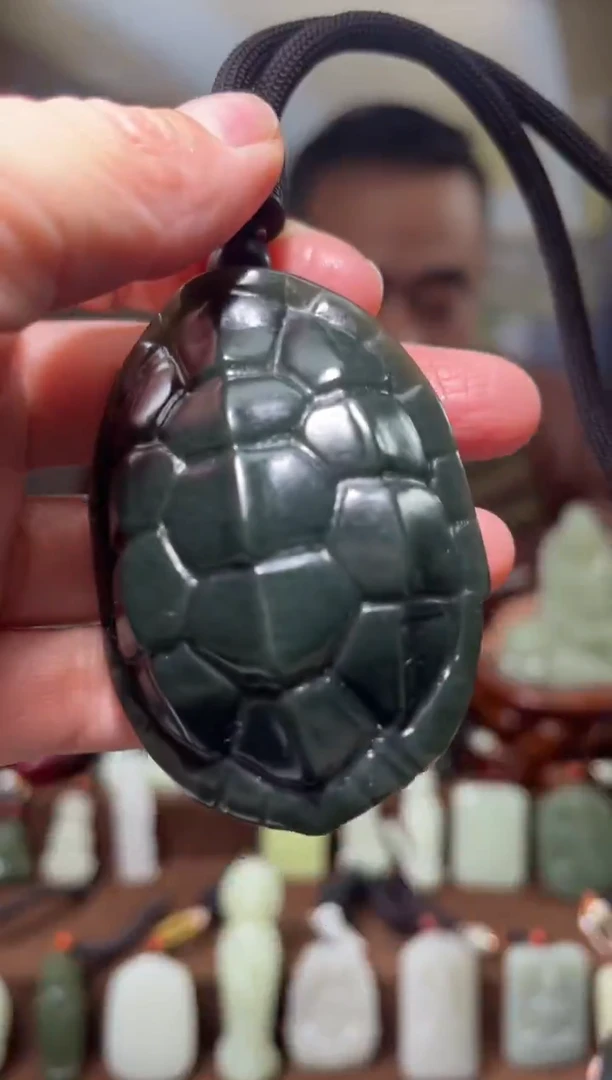 颈饰未镶嵌和田玉·