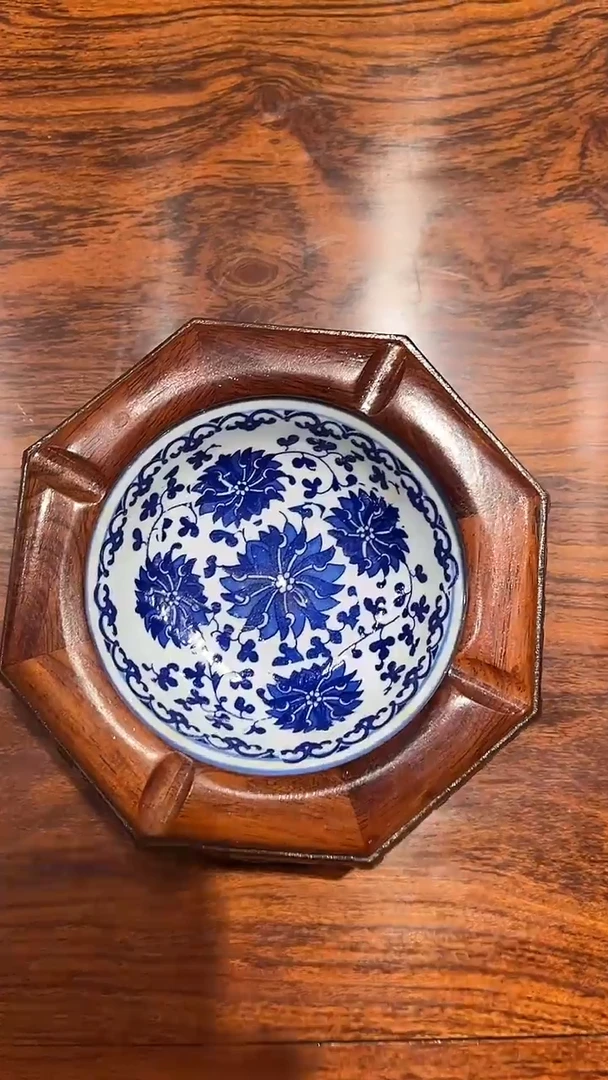 花梨木类成套家具壹*品青花瓷烟灰缸