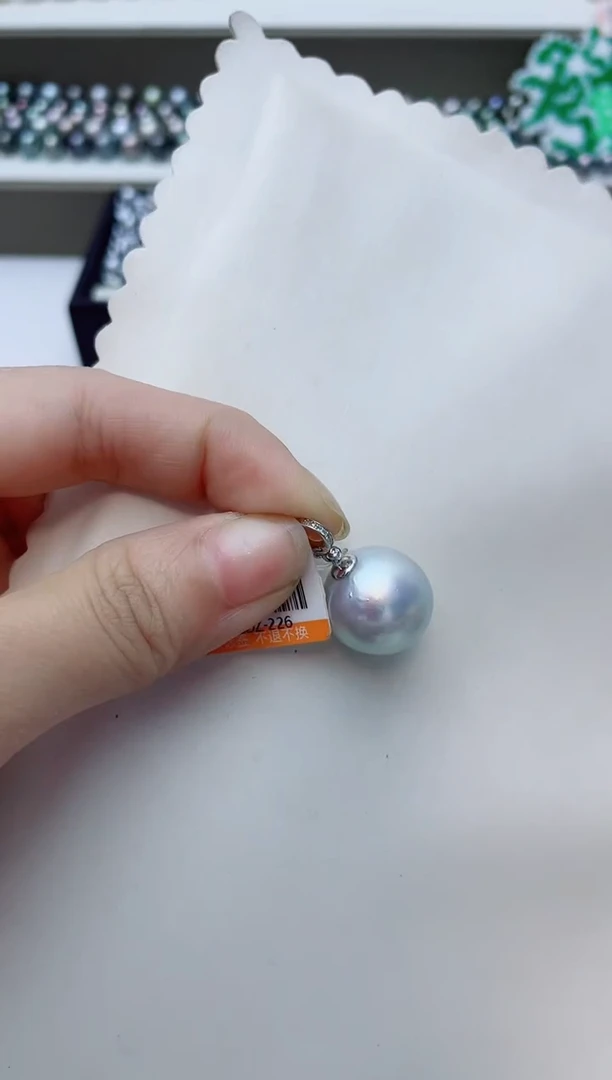 颈饰18K金镶嵌海水珍珠A101