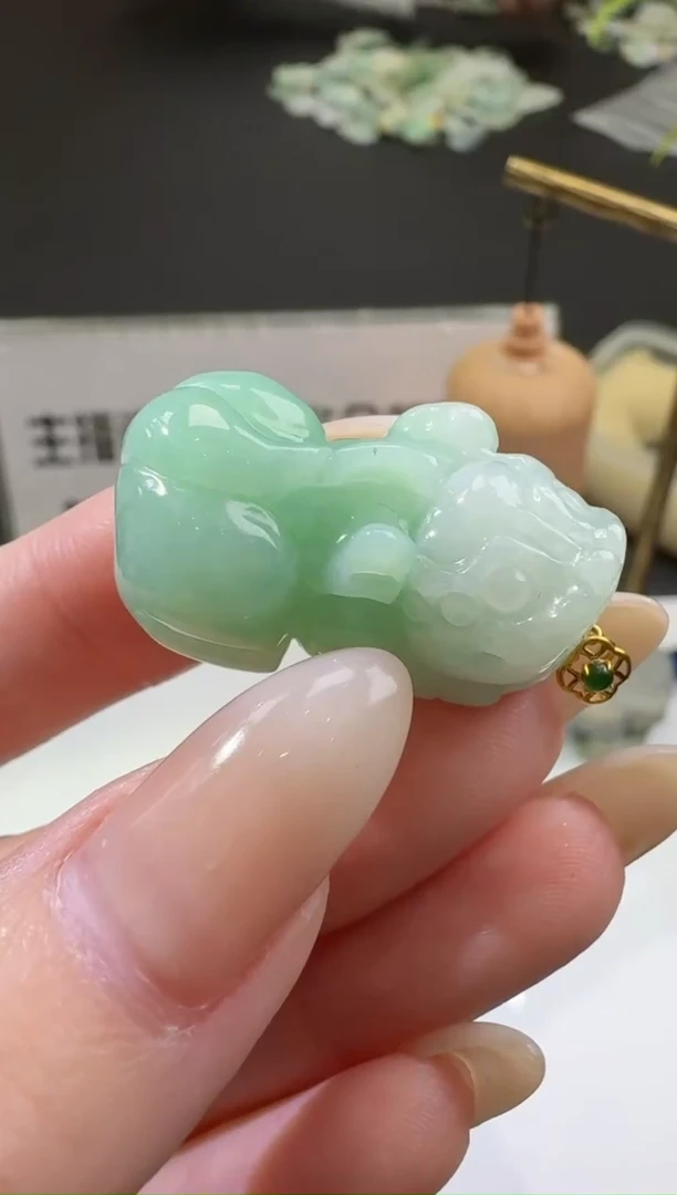 【闪购商品】翡翠颈饰未镶嵌00056733