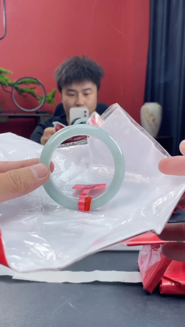 未镶嵌手镯翡翠7