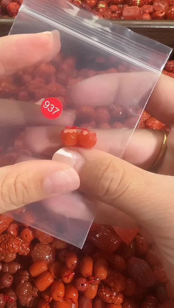 颈饰未镶嵌南红玛瑙1