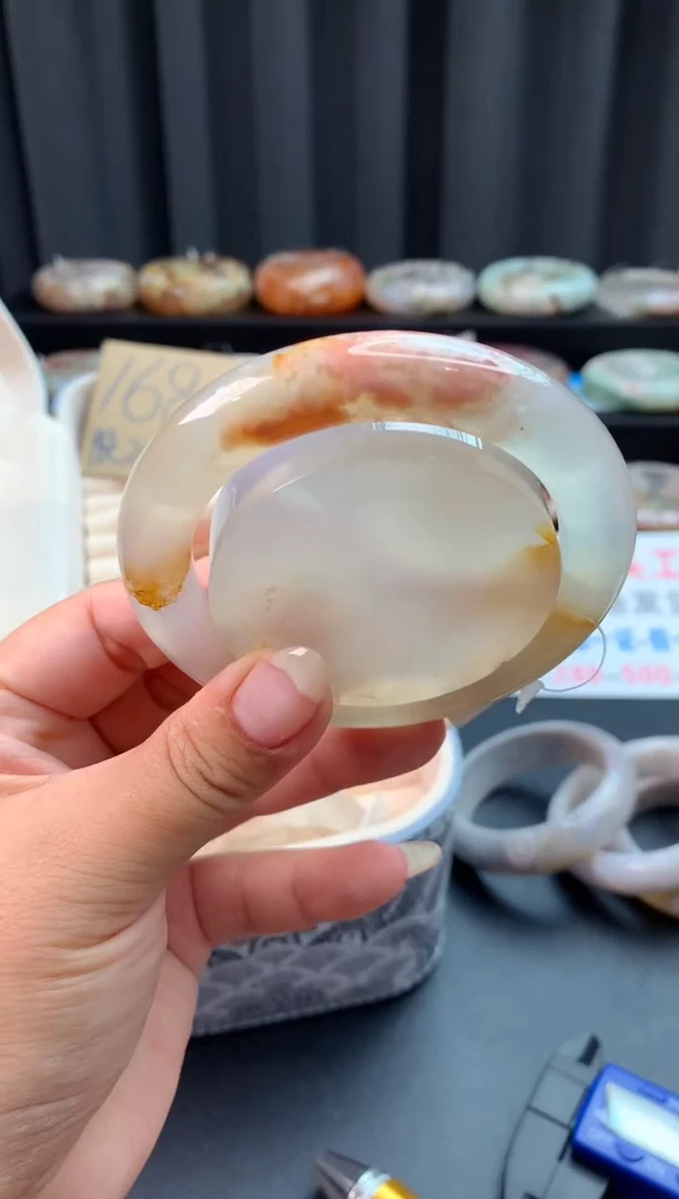 未镶嵌手镯石英质玉（56圈口）赠送镯心