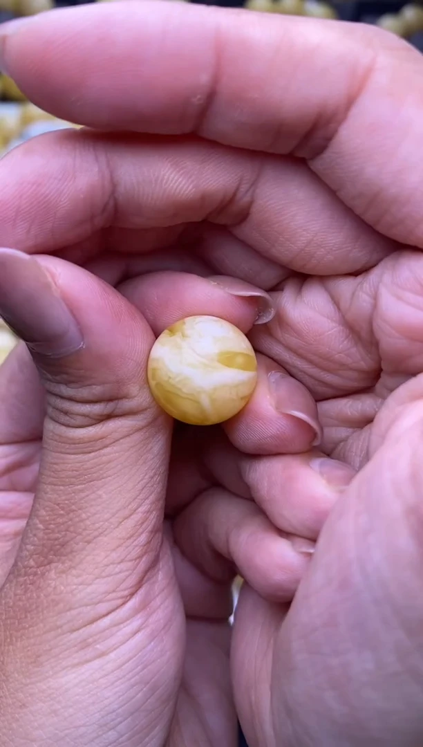 裸石琥珀未镶嵌大小姐珠宝104