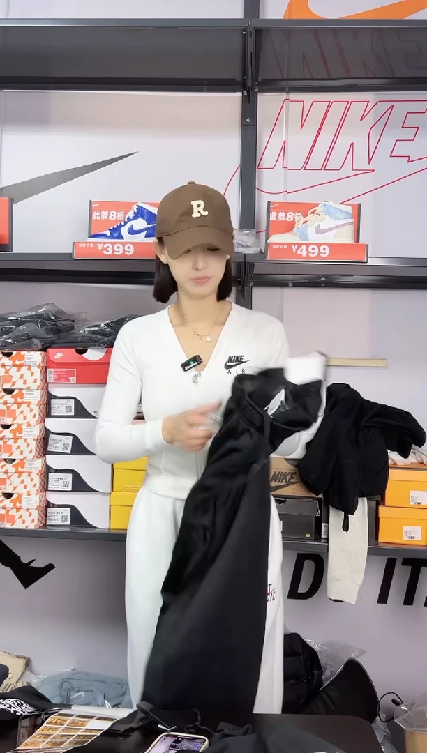 232断码清仓不退不换
