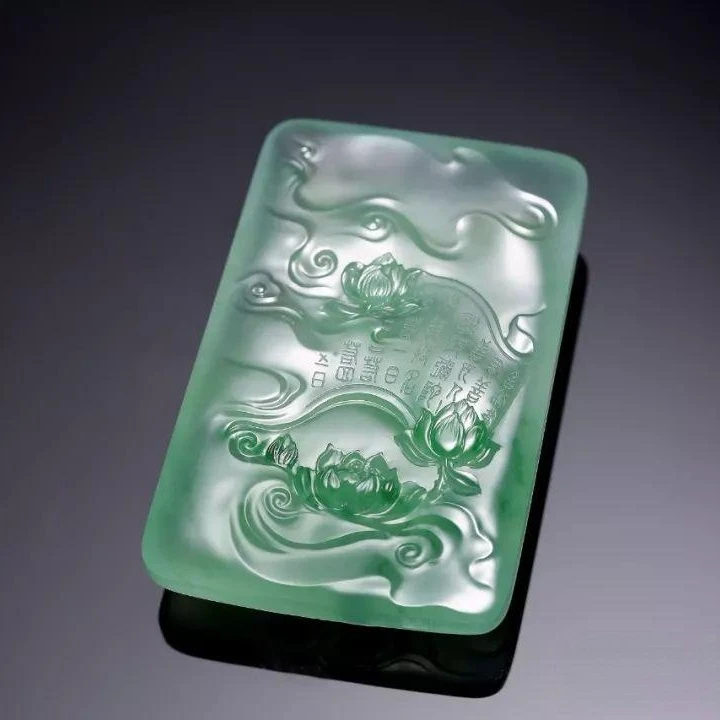 天然翡翠荷花牌绿色雕刻高冰精雕精致珠宝翡翠边角料