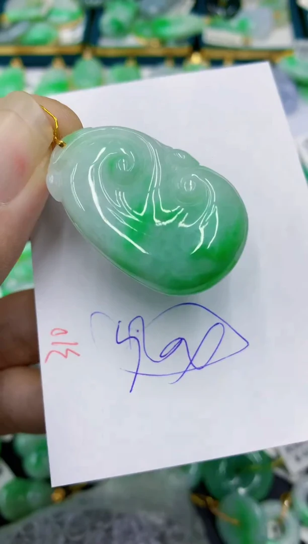 翡翠18K金镶嵌颈饰1111111111