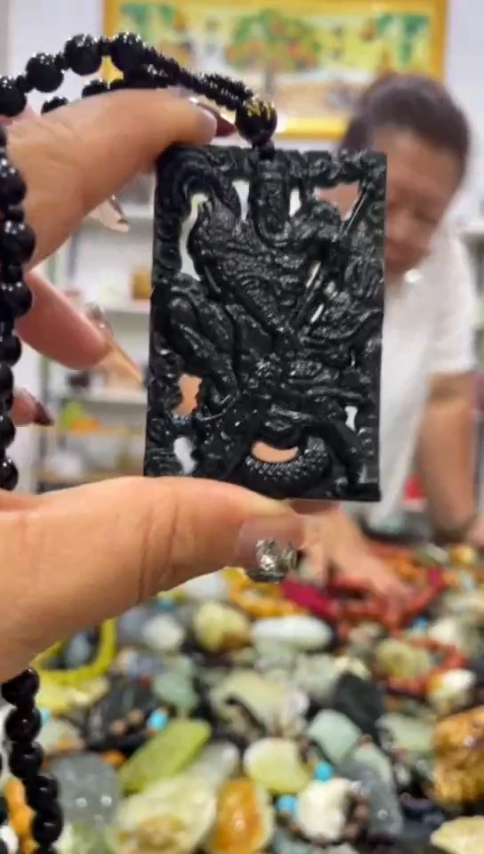 未镶嵌岫玉吊坠