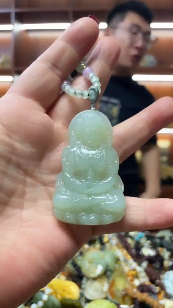 未镶嵌蛇纹石玉吊坠