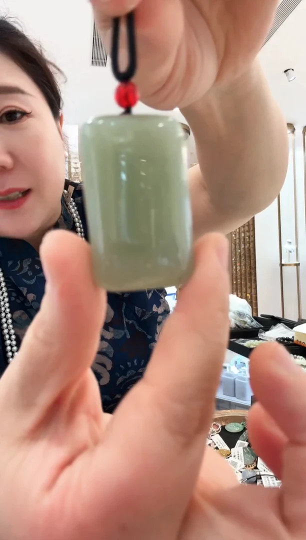 和田玉未镶嵌颈饰121无事牌