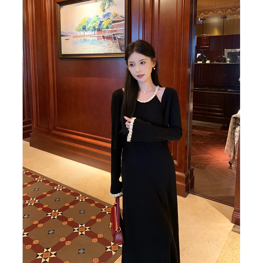 【巴黎诗集】显瘦安迪绒针织开衫吊带连衣裙套装黑色气质法式S11179