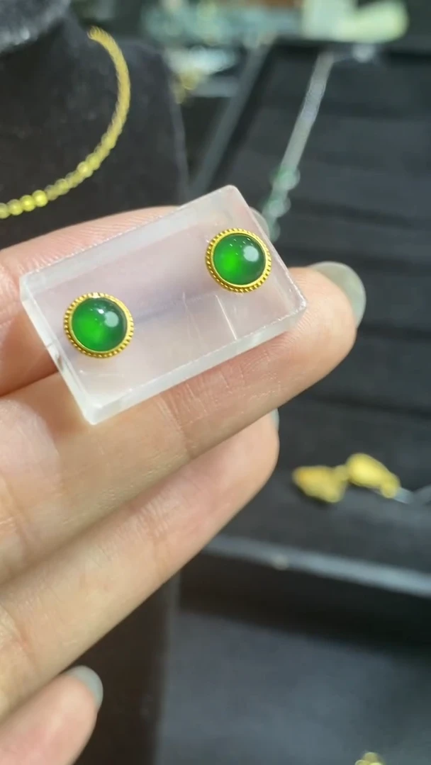 翡翠18K金镶嵌耳饰耳饰