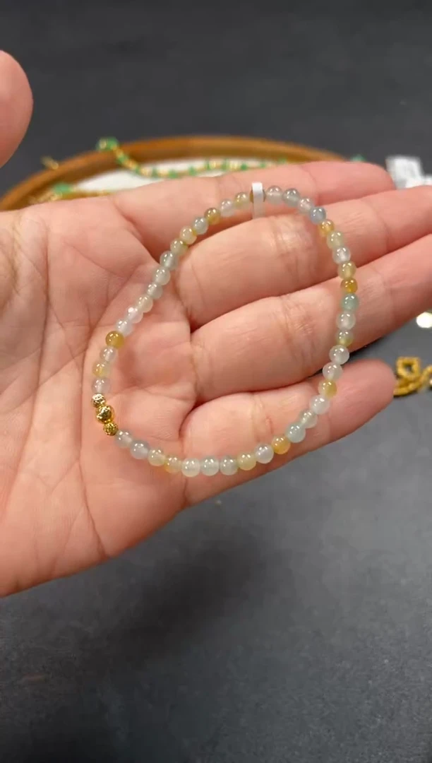 套链18K金镶嵌翡翠一个  P596