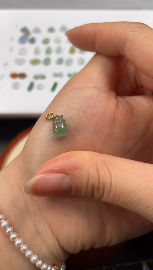 吊坠(不含链)18K金镶嵌翡翠一个JK238