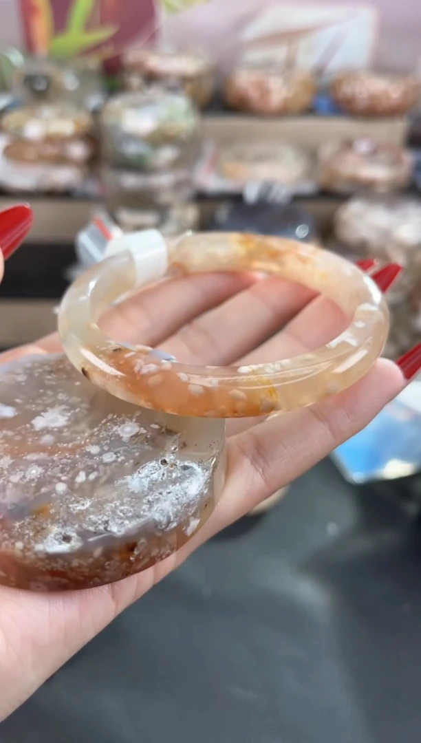 未镶嵌手镯石英质玉60