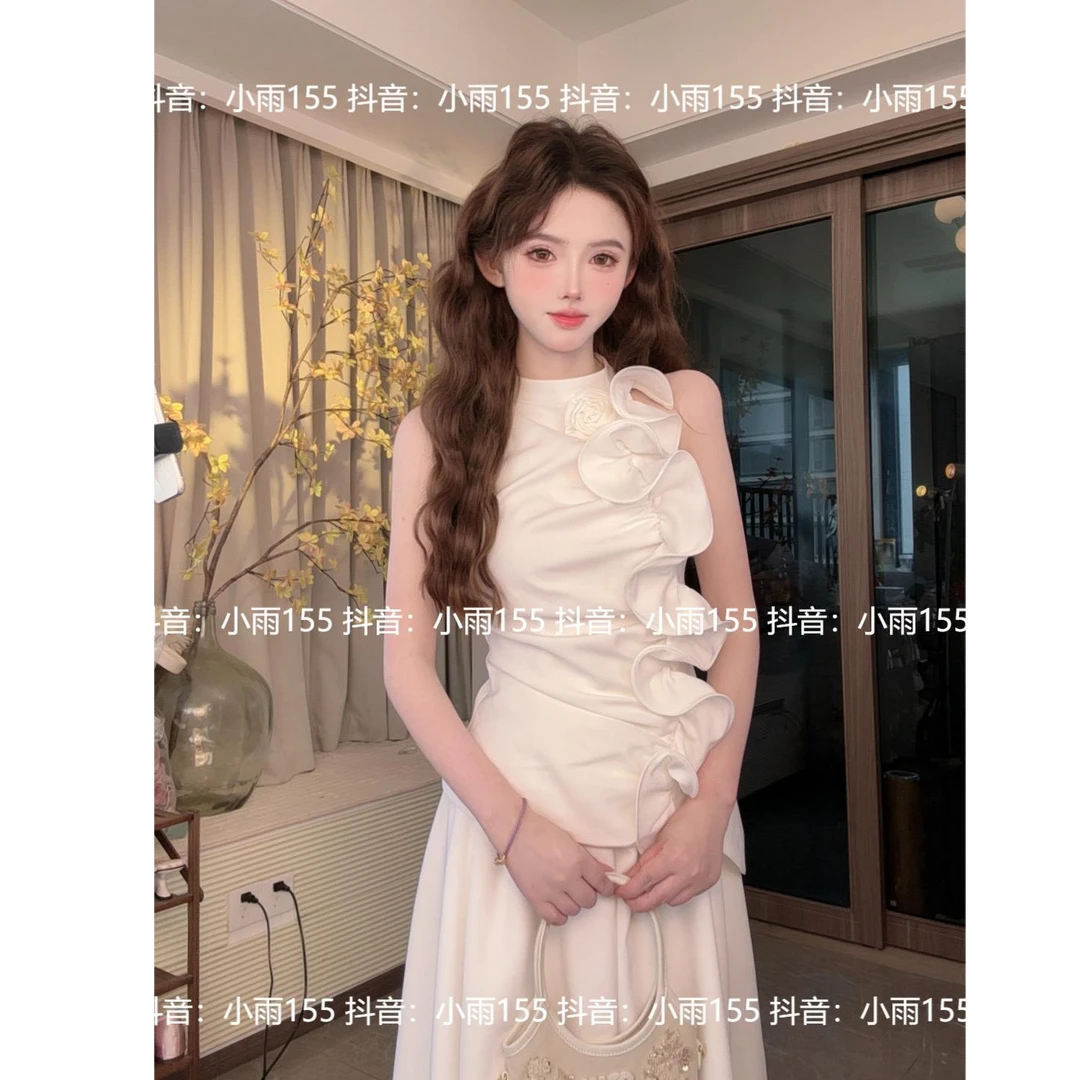 ZQ·“玫瑰故事”小众白色花朵纯欲挂脖上衣+纯色长裙两件套