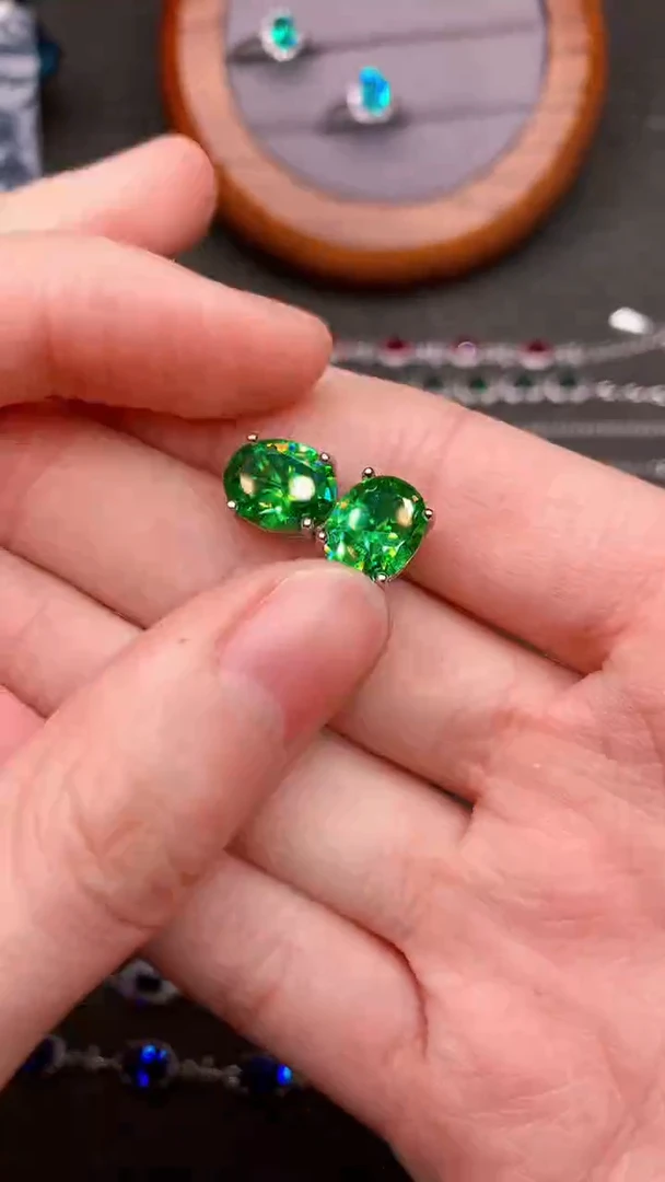 【闪购商品】石榴石（沙弗莱）耳饰银S925镶嵌.........