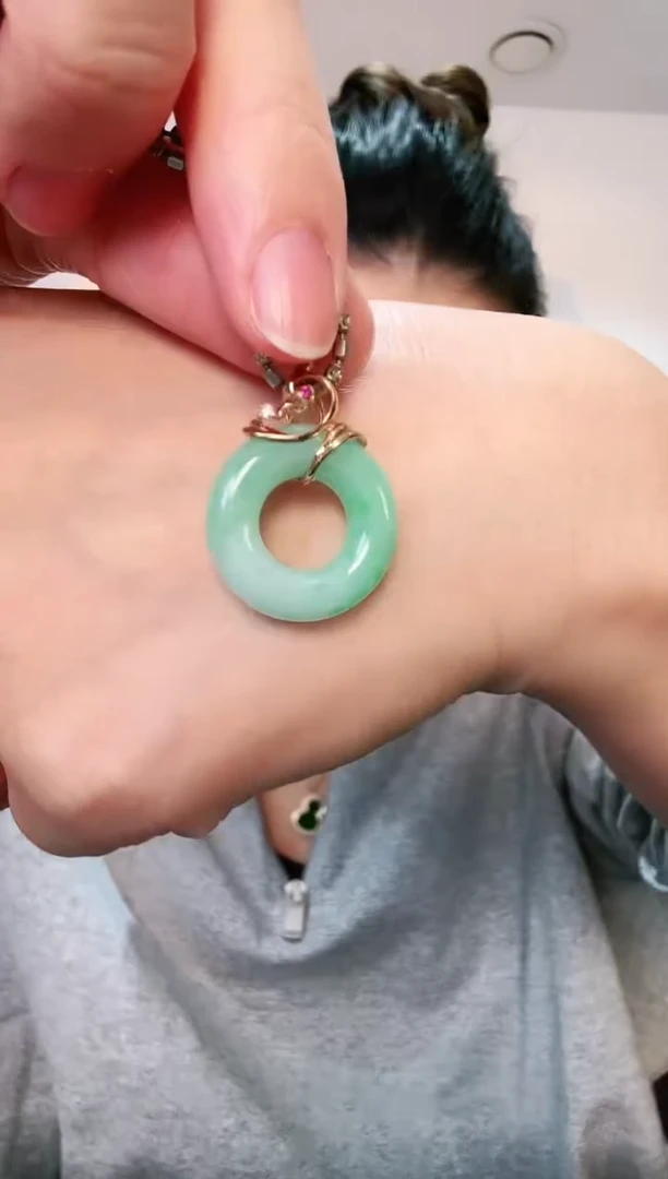 【闪购商品】翡翠吊坠(不含链)18K金镶嵌吊坠